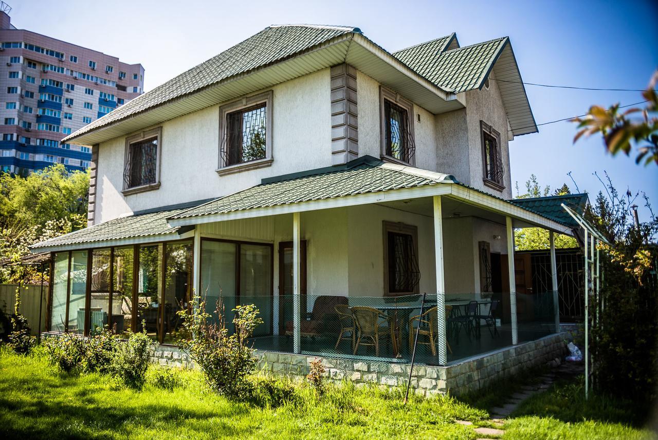 "European" Backpackers Hostel In Алмати Екстер'єр фото