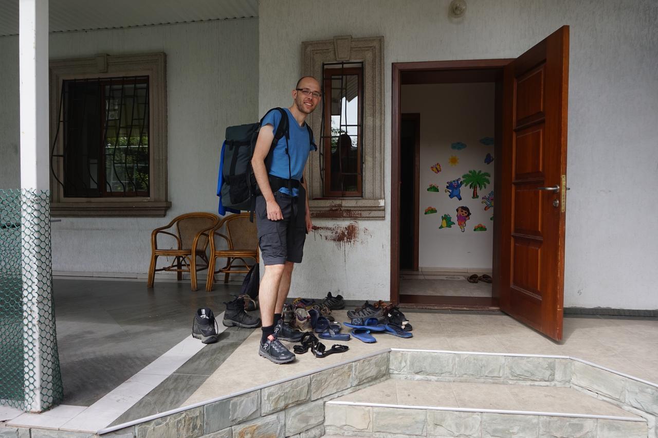 "European" Backpackers Hostel In Алмати Екстер'єр фото
