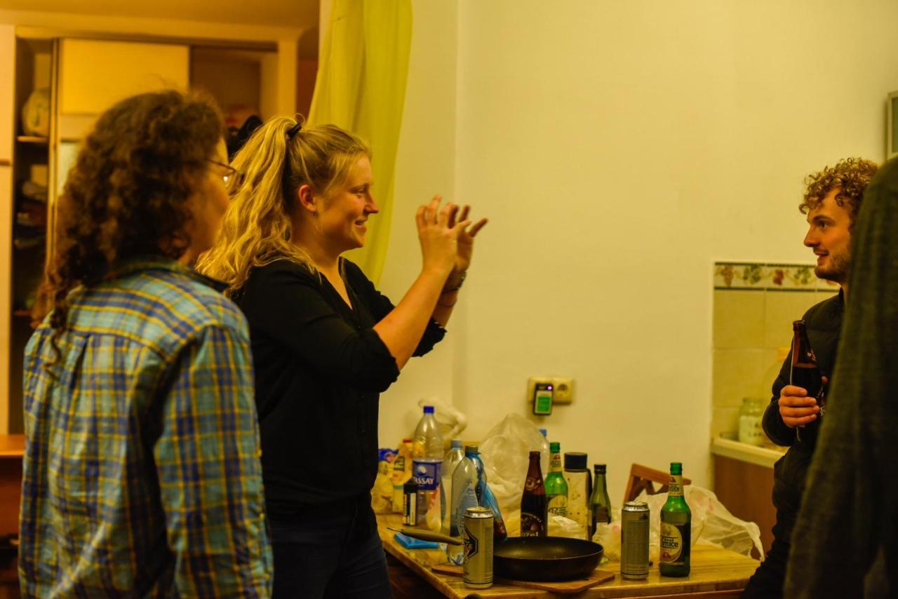 "European" Backpackers Hostel In Алмати Екстер'єр фото