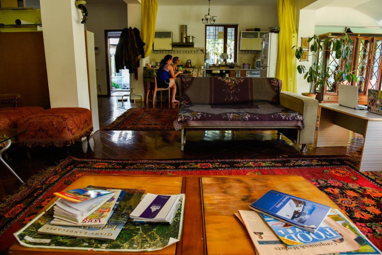 "European" Backpackers Hostel In Алмати Екстер'єр фото